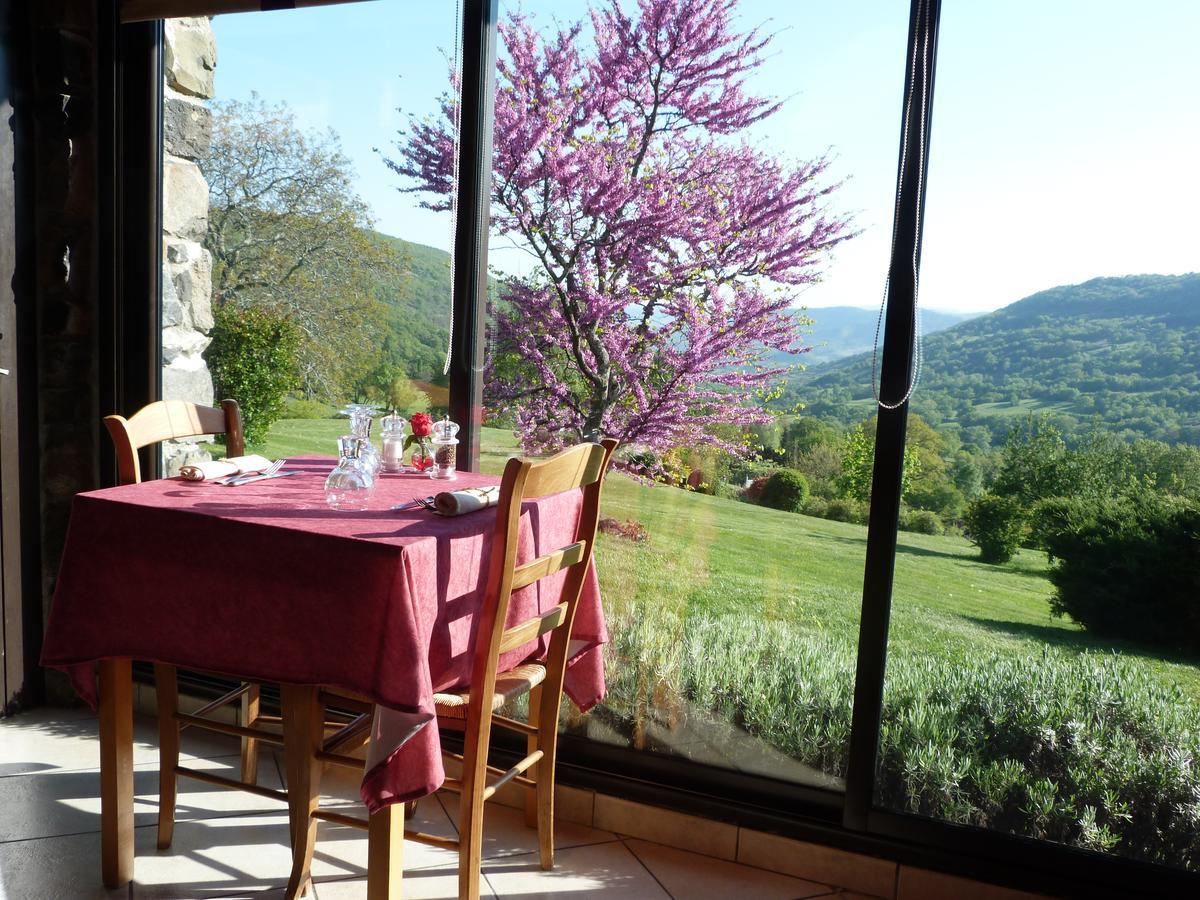 Logis Hotel-Restaurant La Mere Biquette Saint-Pons  Экстерьер фото
