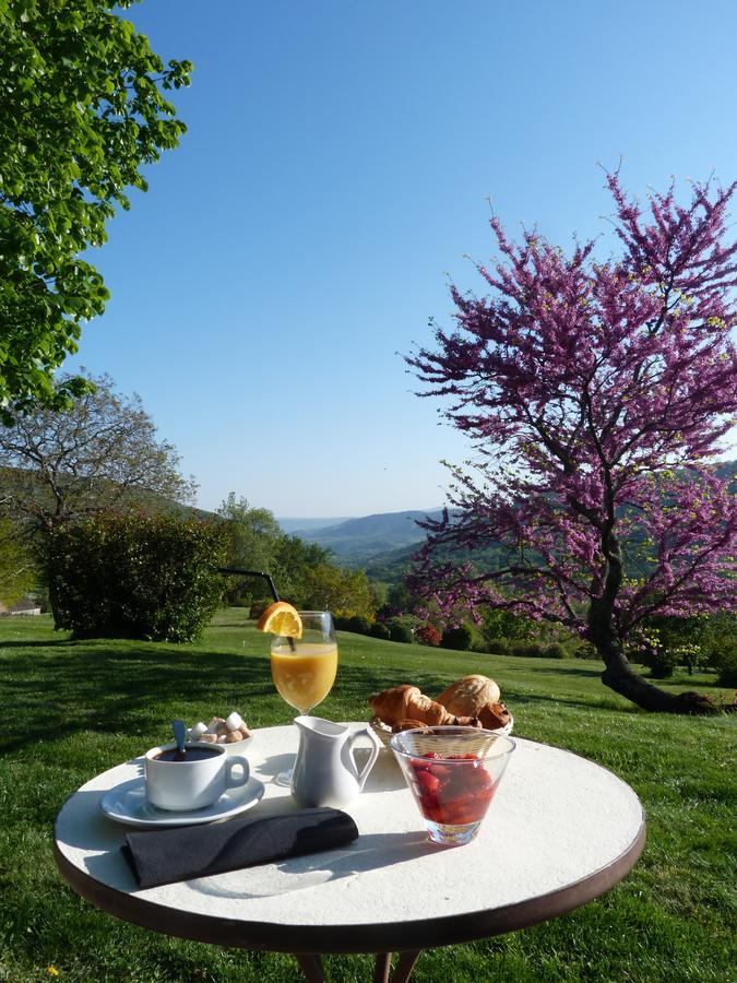 Logis Hotel-Restaurant La Mere Biquette Saint-Pons  Экстерьер фото